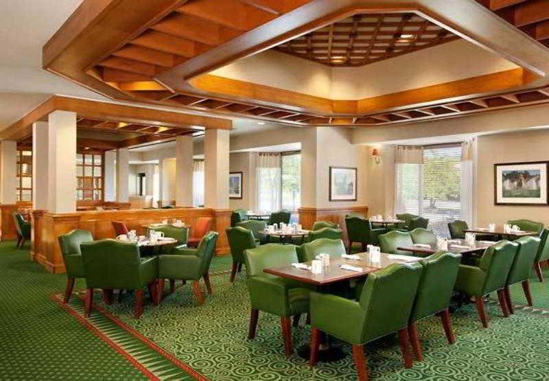 Hotel Courtyard Kansas / Convention Center 3*